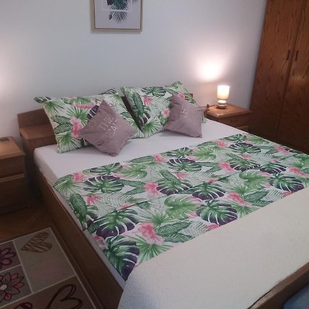 Appartement Apartman Sanja à Rovinj Extérieur photo