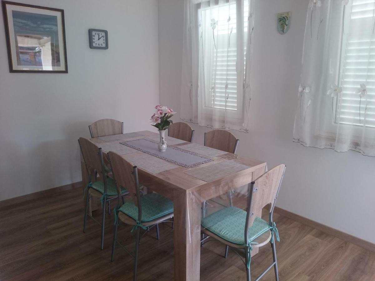 Appartement Apartman Sanja à Rovinj Extérieur photo