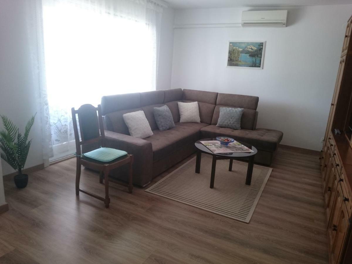 Appartement Apartman Sanja à Rovinj Extérieur photo