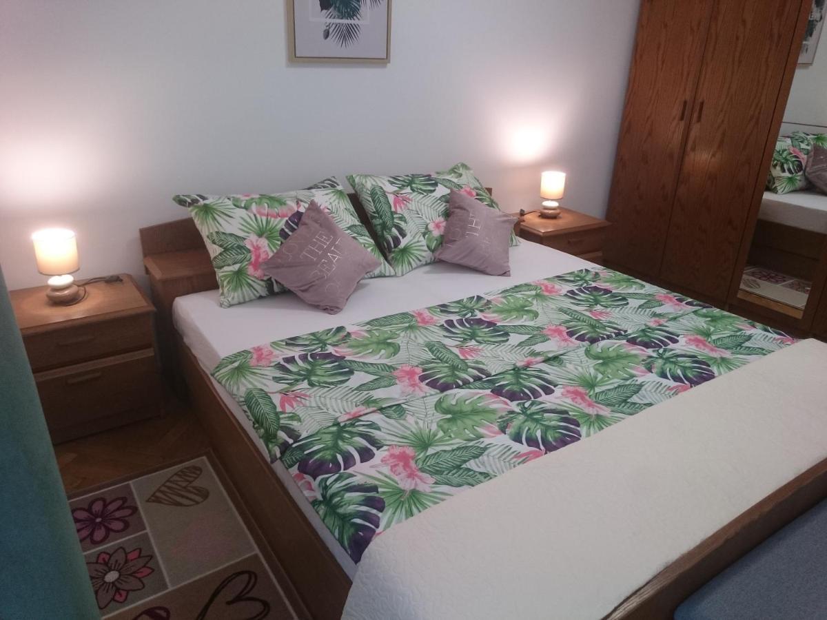 Appartement Apartman Sanja à Rovinj Extérieur photo