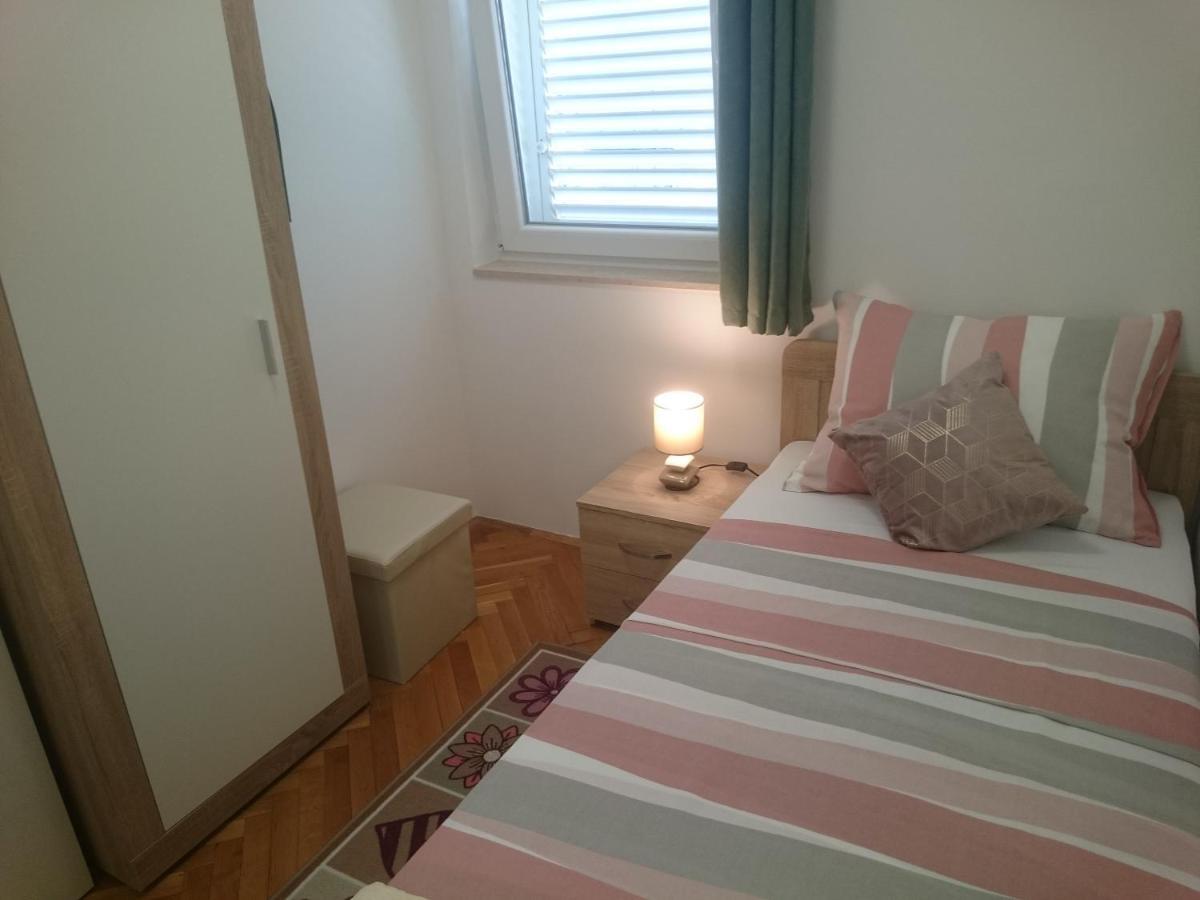 Appartement Apartman Sanja à Rovinj Extérieur photo