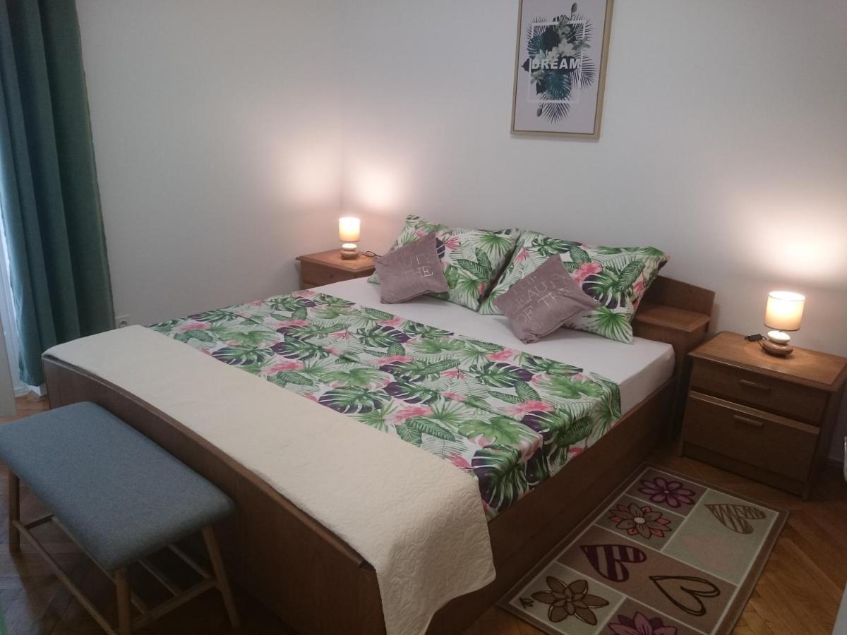 Appartement Apartman Sanja à Rovinj Extérieur photo