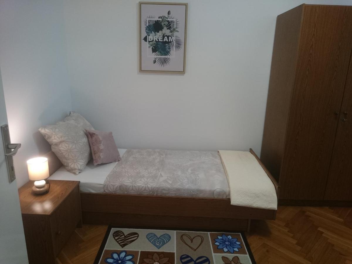 Appartement Apartman Sanja à Rovinj Extérieur photo